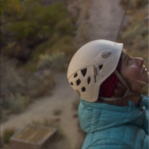 Women’s climbing helmet